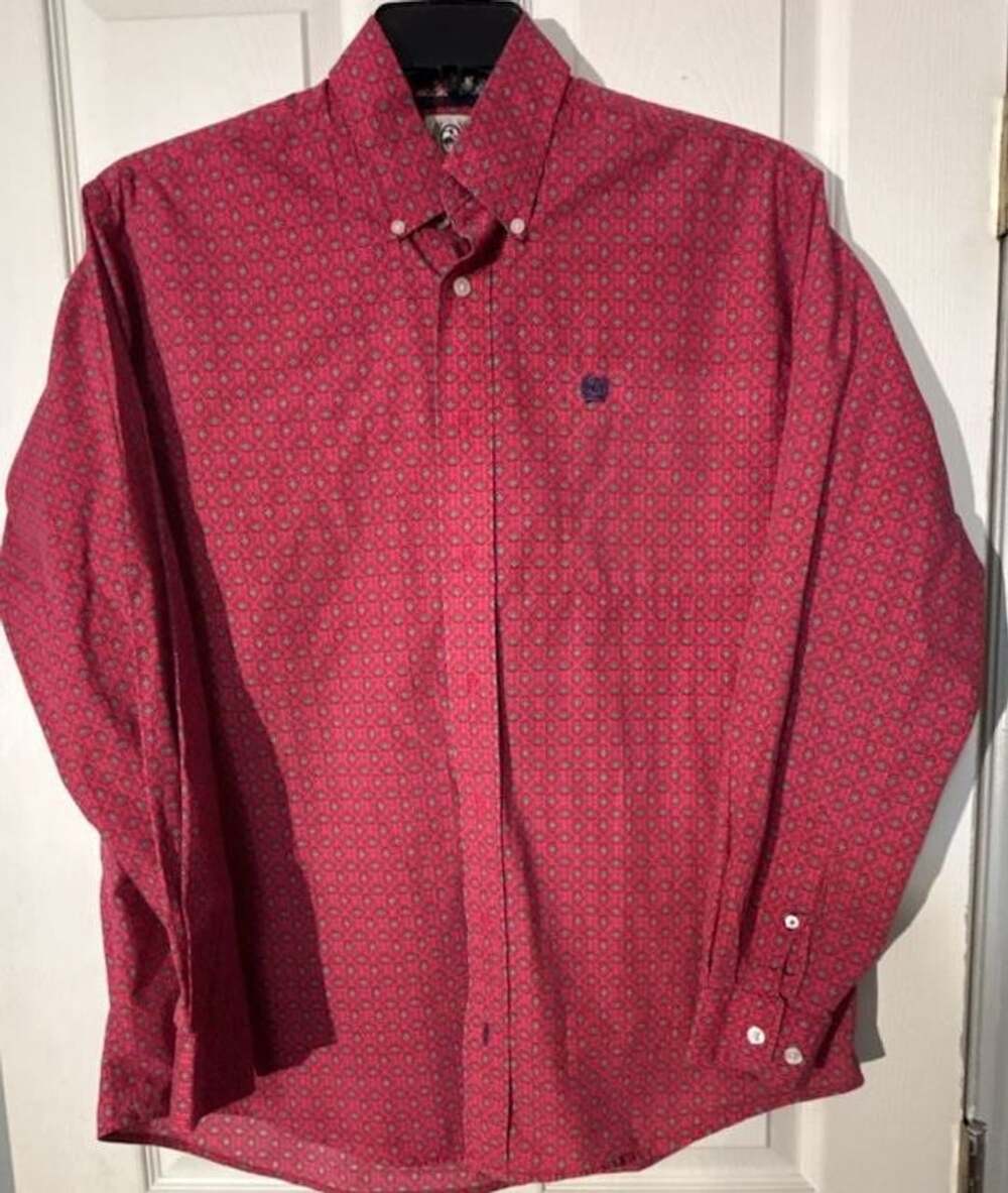 Cinch Long Sleeve Button Down Shirt Size S Red Geo Print
